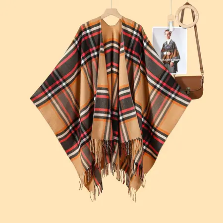 Plaid Knit Poncho – 130 × 150 cm detail