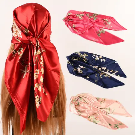 Women's Scarf Shawl – 90 × 90 cm detail