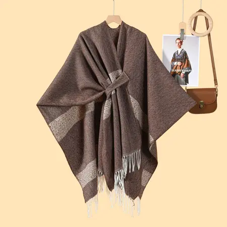 Printed Poncho – 130 × 150 cm detail