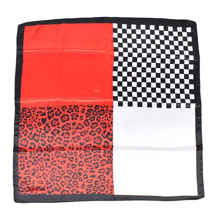 Plaid Scarf Shawl – 90 × 90 cm detail
