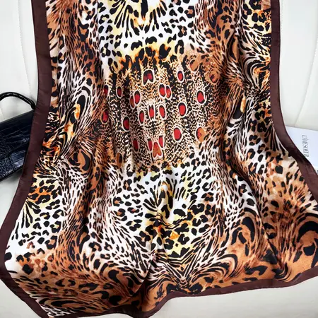 Silk Leopard Print Printed Scarf Shawl – 90 × 180cm detail
