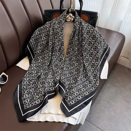 Scarf Shawl – 90 × 90 cm