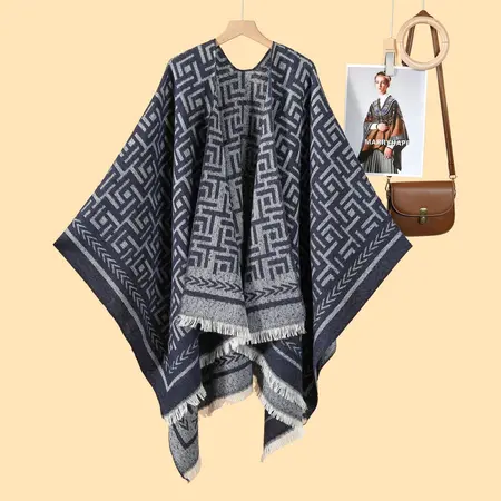 Women's Fringed Reversible Poncho – 130 × 150 cm detail