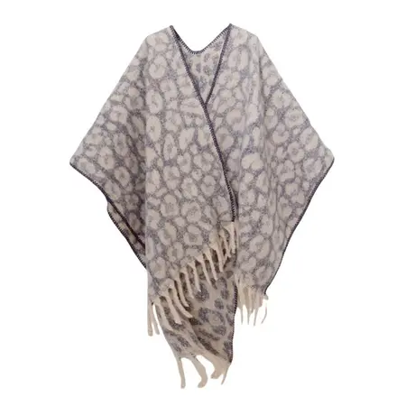 Leopard Print Jacquard Scarf Shawl – 165 × 125 cm detail