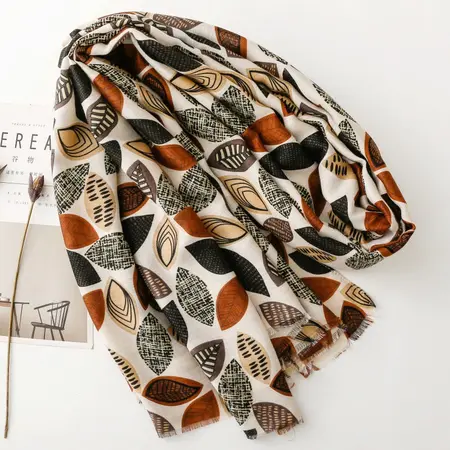 Printed Scarf Shawl – 180 × 88 cm detail