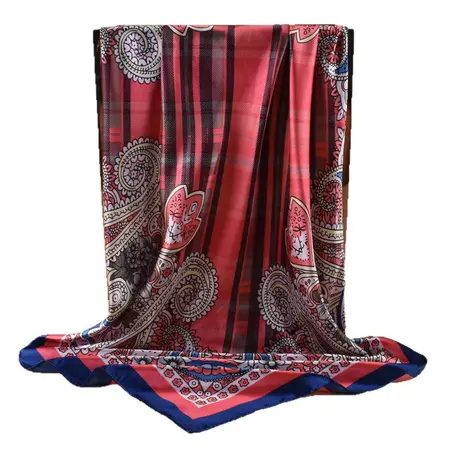 Plaid Geometric Printed Scarf Shawl – 90 × 90 cm detail
