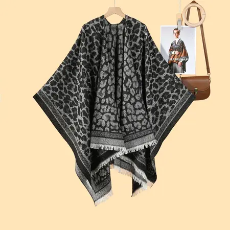 Women's Leopard Print Jacquard Reversible Printed Poncho – 130 × 150 cm detail
