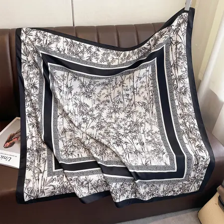 Women's Printed Scarf Shawl – 90 × 90 cm detail