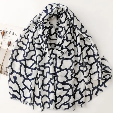 Silk Geometric Scarf Shawl – 180 × 88 cm detail