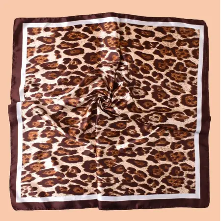 Leopard Print Printed Scarf Shawl – 90 × 90 cm detail