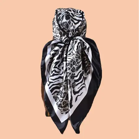 Striped Leopard Print Printed Scarf Shawl – 90 × 90 cm detail