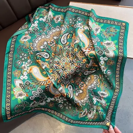 Silk Headscarf – 70 × 70 cm detail