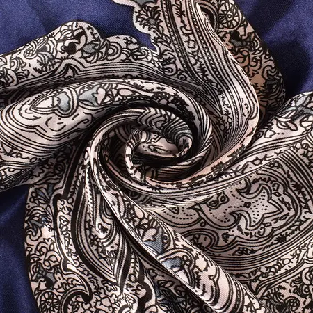 Printed Vintage Scarf Shawl – 90 × 90 cm detail