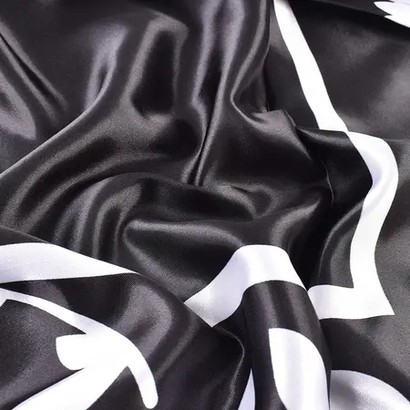 Scarf Shawl – 90 × 90 cm detail