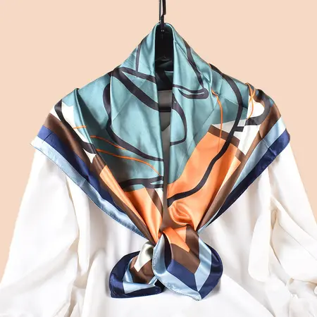 Silk Scarf Shawl – 90 × 90 cm detail