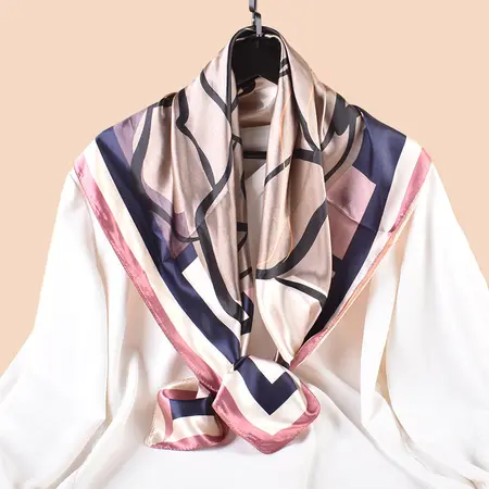 Silk Scarf Shawl – 90 × 90 cm detail