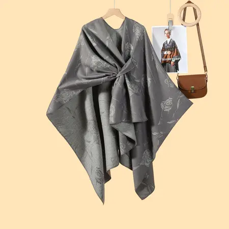 Women's Poncho – 130 × 150 cm detail