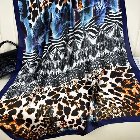 Silk Leopard Print Printed Scarf Shawl – 90 × 180cm detail