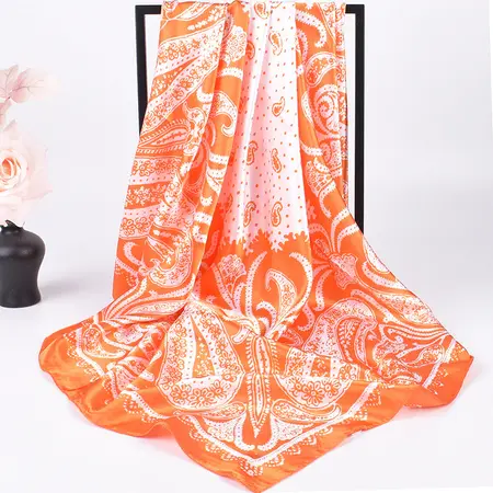 Vintage Scarf Shawl – 90 × 90 cm detail