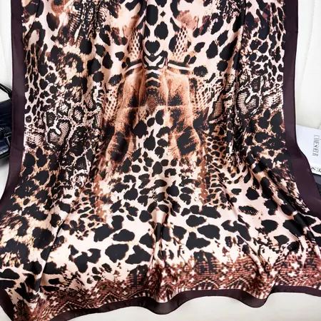 Silk Leopard Print Printed Scarf Shawl – 90 × 180cm detail