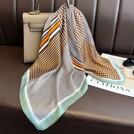 Silk Scarf Shawl – 70 × 70 cm detail
