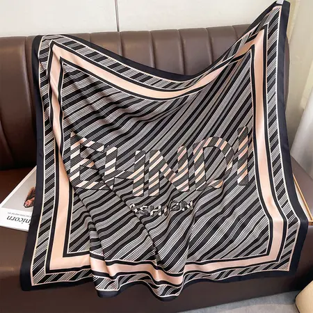 Striped Scarf Shawl – 90 × 90 cm detail
