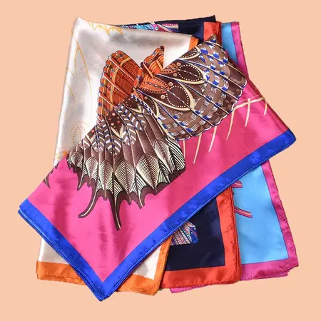 Scarf Shawl – 90 × 90 cm detail