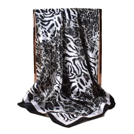 Striped Leopard Print Printed Scarf Shawl – 90 × 90 cm detail