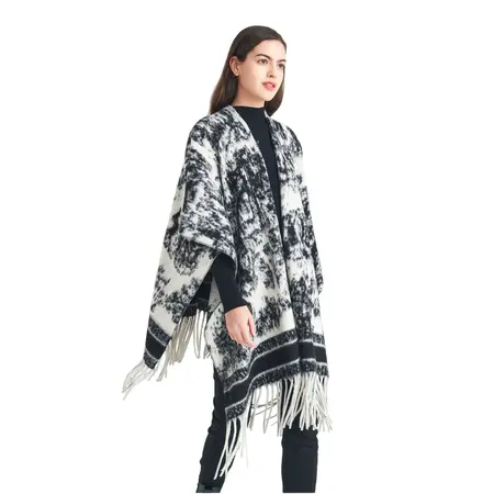 Women's Jacquard Fringed Reversible Scarf Shawl – 150 × 130 cm detail