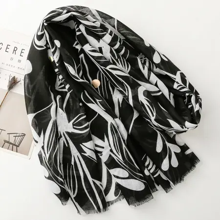 Printed Scarf Shawl – 180 × 88 cm detail