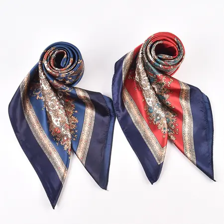 Women's Silk Scarf Shawl – 90 × 90 cm detail