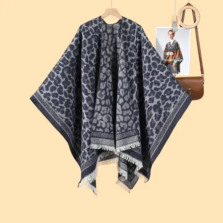 Women's Leopard Print Jacquard Reversible Printed Poncho – 130 × 150 cm detail