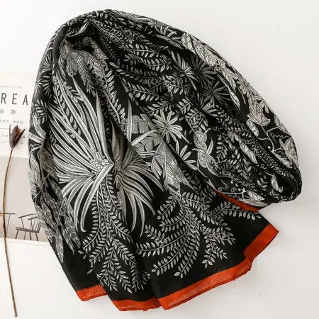Silk Scarf Shawl – 180 × 90 cm detail