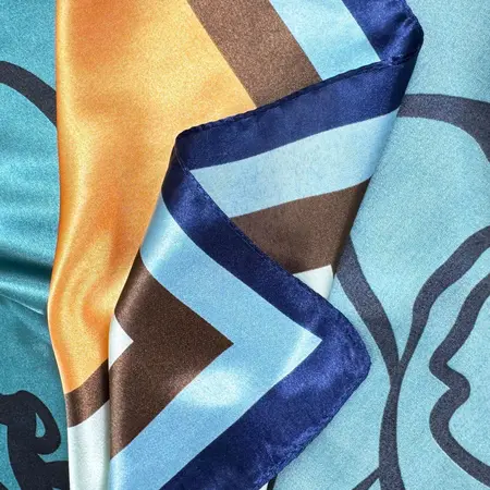 Geometric Abstract Print Scarf Shawl – 90 × 90 cm detail
