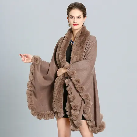 Faux Fur Poncho – 80 × 180cm detail