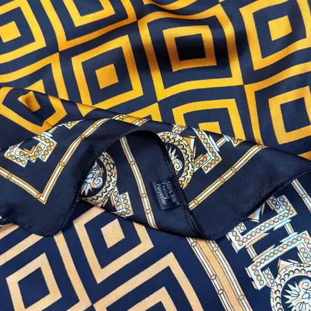Silk Geometric Scarf Shawl – 90 × 180cm detail