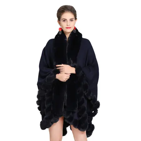Faux Fur Poncho – 80 × 180cm detail