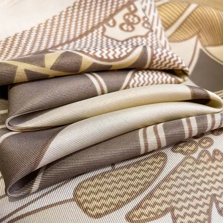 Silk Floral Vintage Scarf Shawl – 90 × 90 cm detail
