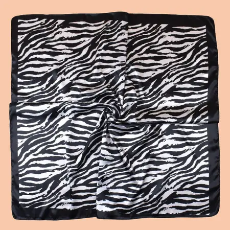 Printed Scarf Shawl – 90 × 90 cm detail