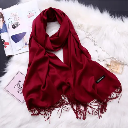 Faux Cashmere Solid Color Fringed Headscarf – 200 × 70 cm detail