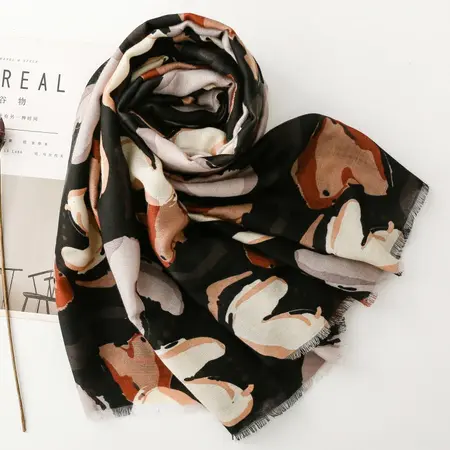 Floral Printed Scarf Shawl – 180 × 88 cm detail