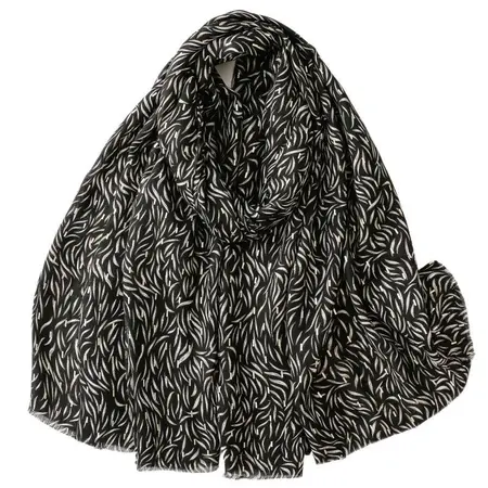 Silk Geometric Scarf Shawl – 180 × 88 cm detail