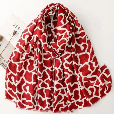 Silk Geometric Scarf Shawl – 180 × 88 cm detail