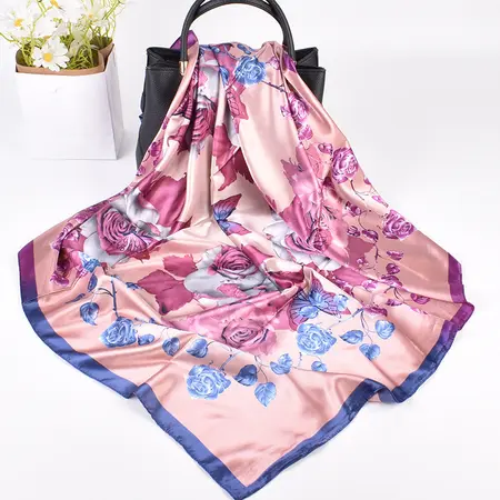 Printed Scarf Shawl – 90 × 90 cm detail