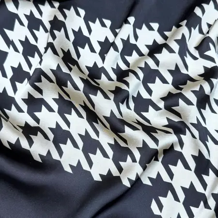 Silk Plaid Headscarf – 90 × 180cm detail