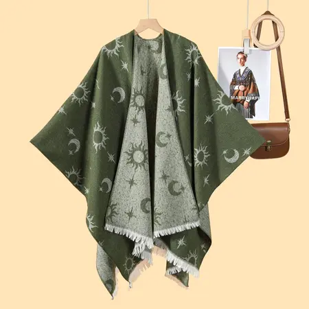 Jacquard Fringed Reversible Poncho – 130 × 150 cm detail