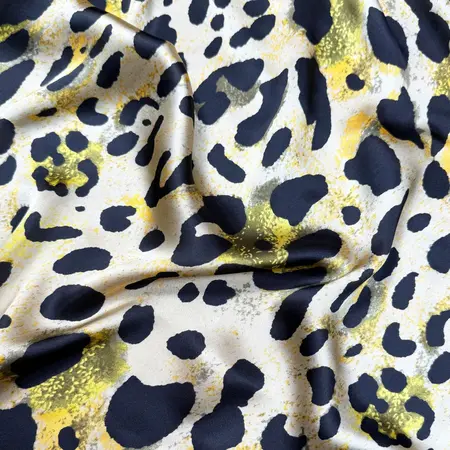 Silk Leopard Print Scarf Shawl – 90 × 180cm detail