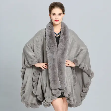 Faux Fur Poncho – 80 × 180cm detail