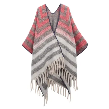 Jacquard Poncho – 165 × 125 cm detail