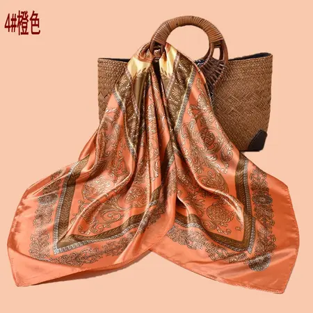 Scarf Shawl – 90 × 90 cm detail
